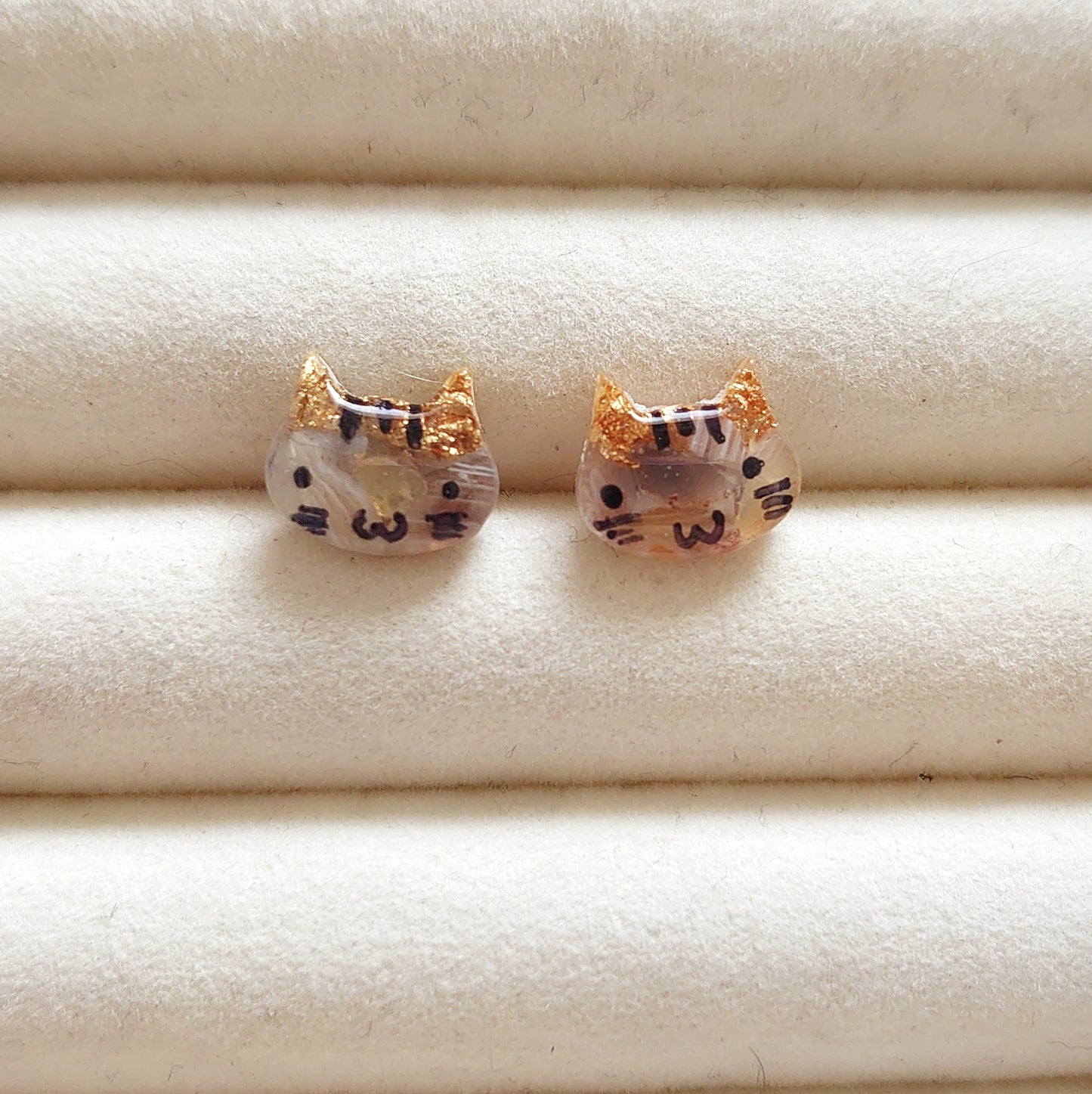 Agate Cat Studs