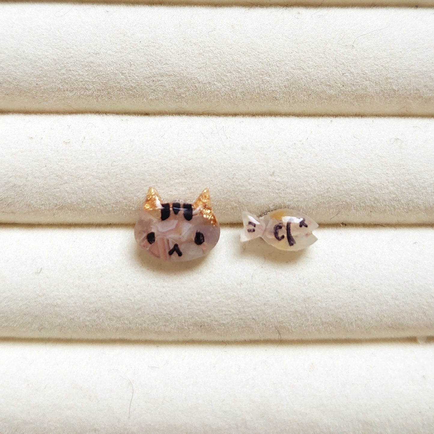 Agate Cat Studs